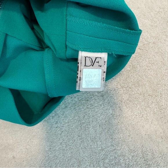 DIANE VON FURSTENBERG Halle V-Neck Mini Cocktail Dress - Picture 9 of 10